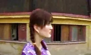 鶏の若いゲイ手淫伸縮性とcums彼の胃の上に 女性 に 優しい セックス 動画