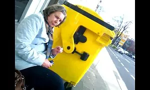 葬儀の後に未亡人と性交する親戚。 女性 の えろ 動画