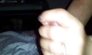 愛人はボールの奴隷を打ち、彼に彼女の膣と肛門を舐めさせる。 エロ 動画 女性 の ため の