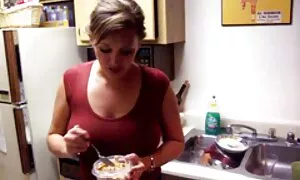 寮の部屋で強い有名な粉砕するゲイのカップル エロ 動画 女性 の ため