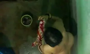 ラディカル-フェミニストは三人組の男を犯している。 エロ 無理やり 動画